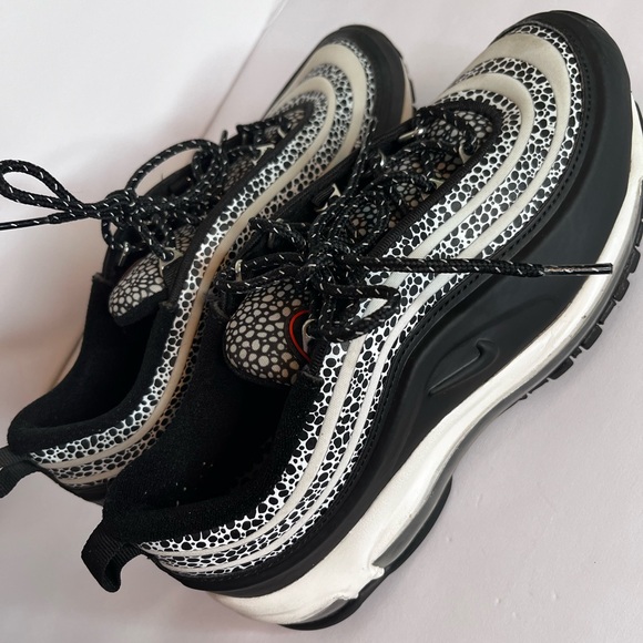 Nike Shoes - Women  Nike air max 97 SE running shoes